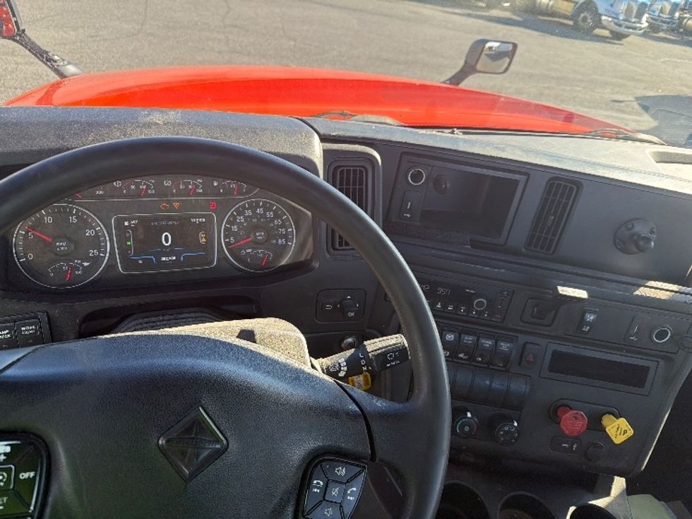 Day Cab Tractor-Heavy Duty Tractors-International-2021-LT625-Montgomery-NY-297,429\n\t\tmiles-$ 31,750 - Image 11