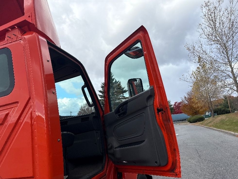 Day Cab Tractor-Heavy Duty Tractors-International-2021-LT625-Montgomery-NY-306,482\n\t\tmiles-$ 28,500 - Image 12