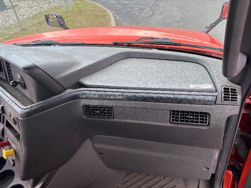 Day Cab Tractor-Heavy Duty Tractors-International-2021-LT625-Montgomery-NY-306,482\n\t\tmiles-$ 28,500 - Image 13