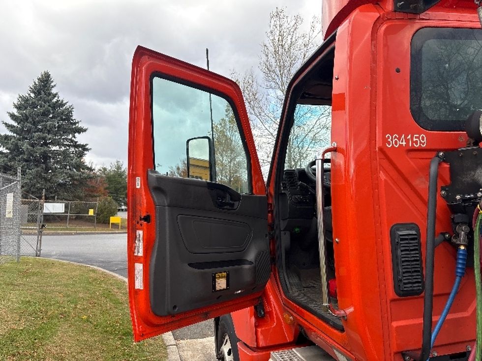 Day Cab Tractor-Heavy Duty Tractors-International-2021-LT625-Montgomery-NY-306,482\n\t\tmiles-$ 28,500 - Image 9