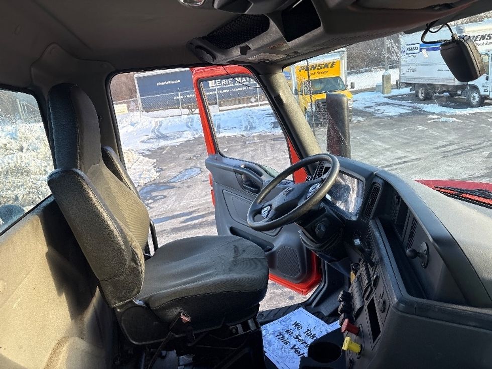 Day Cab Tractor-Heavy Duty Tractors-International-2021-LT625-Montgomery-NY-314,341\n\t\tmiles-$ 27,500 - Image 14