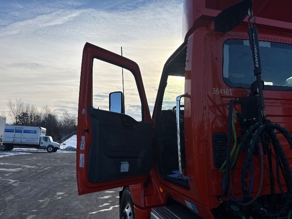 Day Cab Tractor-Heavy Duty Tractors-International-2021-LT625-Montgomery-NY-314,341\n\t\tmiles-$ 27,500 - Image 9