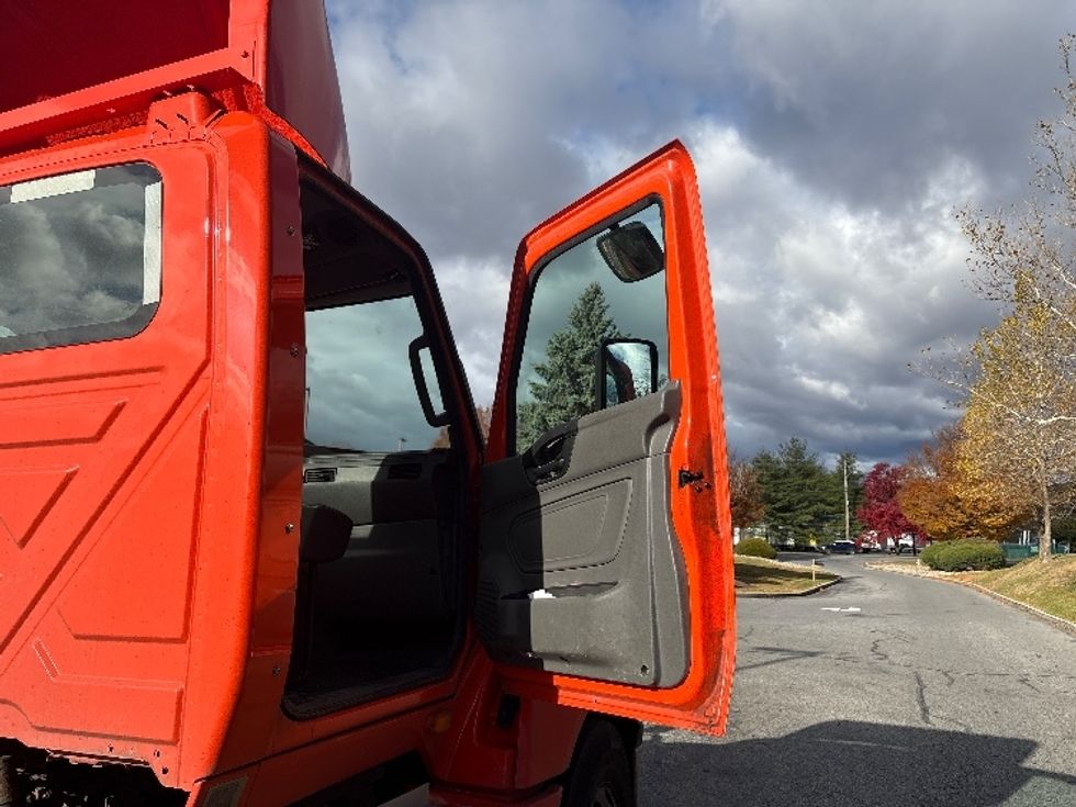 Day Cab Tractor-Heavy Duty Tractors-International-2021-LT625-Montgomery-NY-352,609\n\t\tmiles-$ 28,500 - Image 12