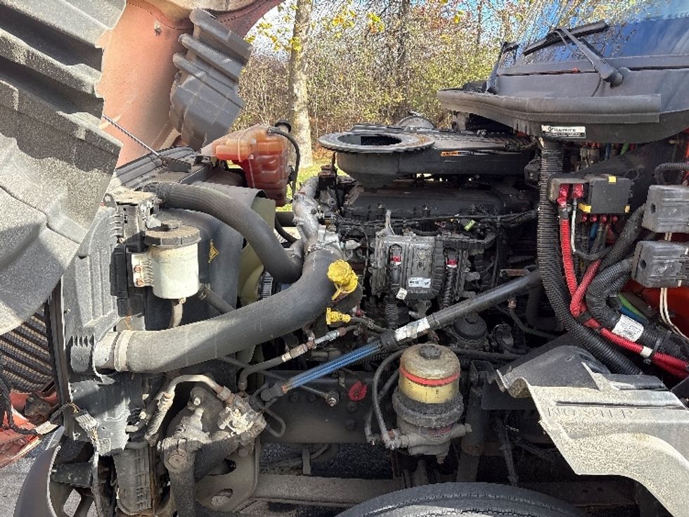 Day Cab Tractor-Heavy Duty Tractors-International-2021-LT625-Montgomery-NY-352,609\n\t\tmiles-$ 28,500 - Image 16