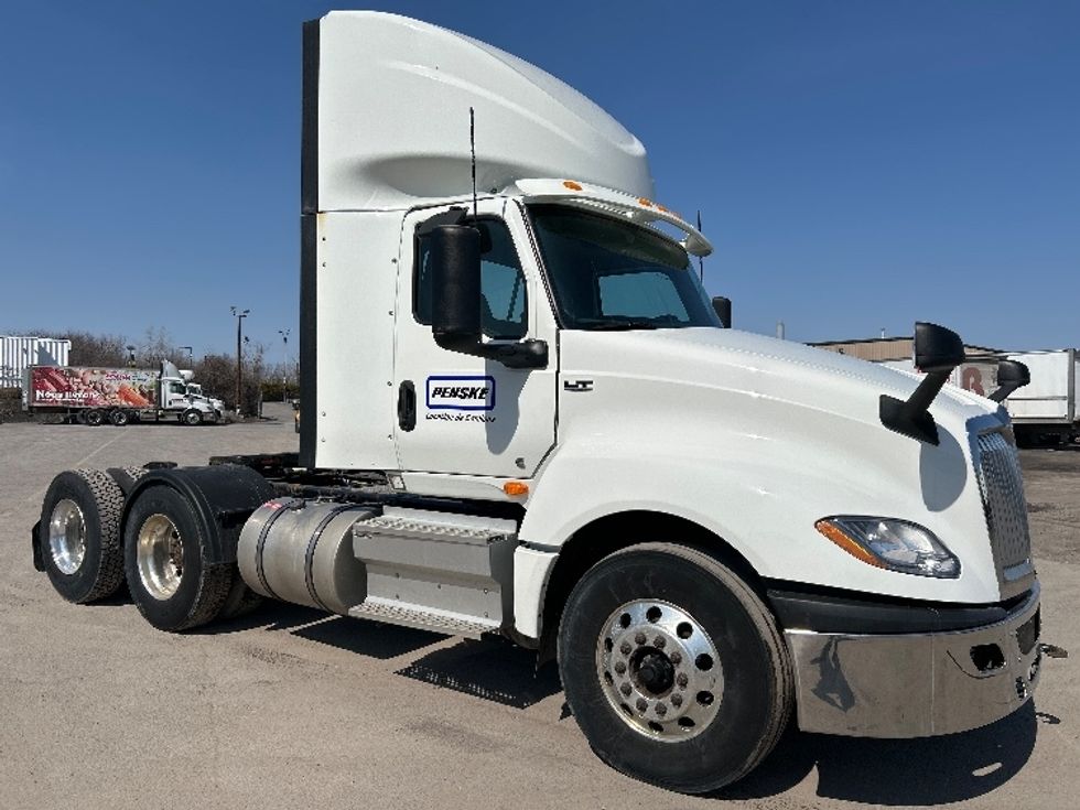 Day Cab Tractor-Heavy Duty Tractors-International-2021-LT625-Montreal-PQ-422,536\n\t\tkm-$ 64,750 - Image 1