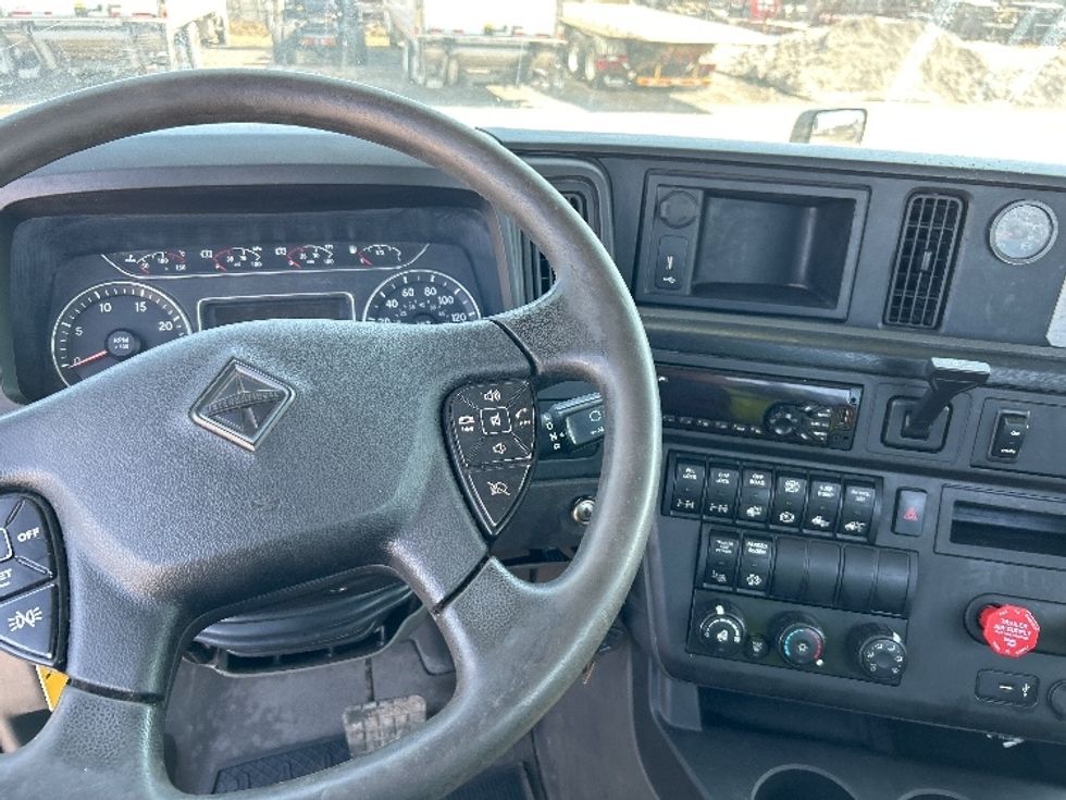 Day Cab Tractor-Heavy Duty Tractors-International-2021-LT625-Montreal-PQ-422,536\n\t\tkm-$ 64,750 - Image 11