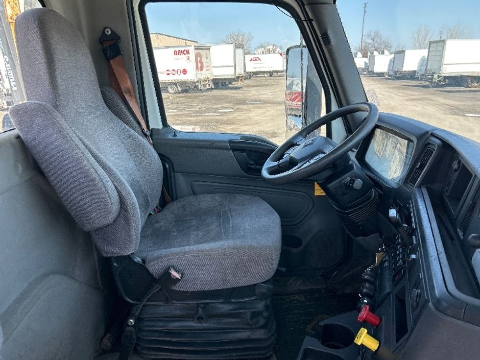 Day Cab Tractor-Heavy Duty Tractors-International-2021-LT625-Montreal-PQ-422,536\n\t\tkm-$ 64,750 - Image 14