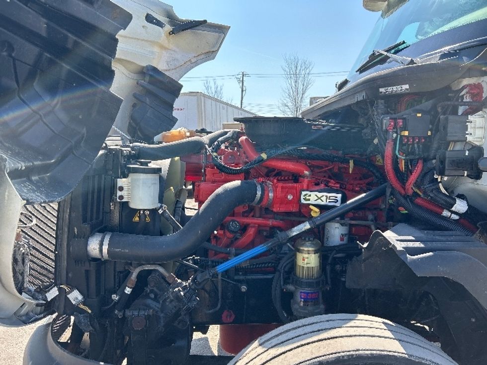 Day Cab Tractor-Heavy Duty Tractors-International-2021-LT625-Montreal-PQ-422,536\n\t\tkm-$ 64,750 - Image 16