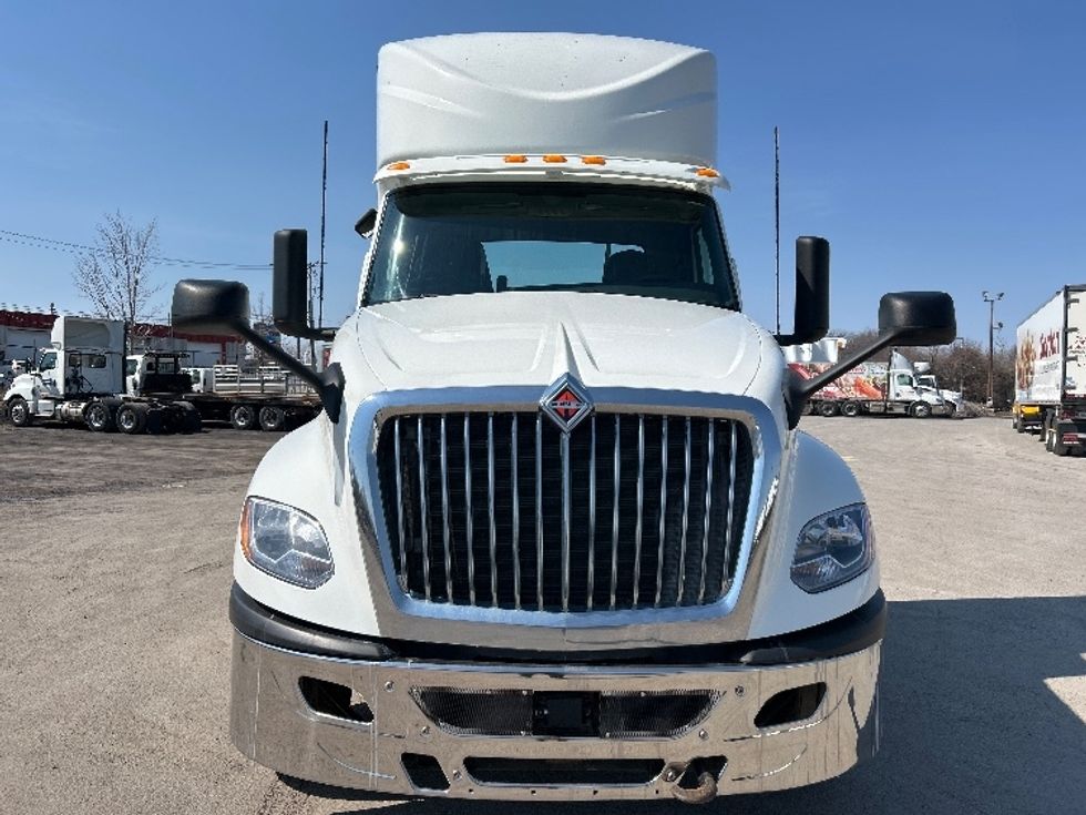 Day Cab Tractor-Heavy Duty Tractors-International-2021-LT625-Montreal-PQ-422,536\n\t\tkm-$ 64,750 - Image 2