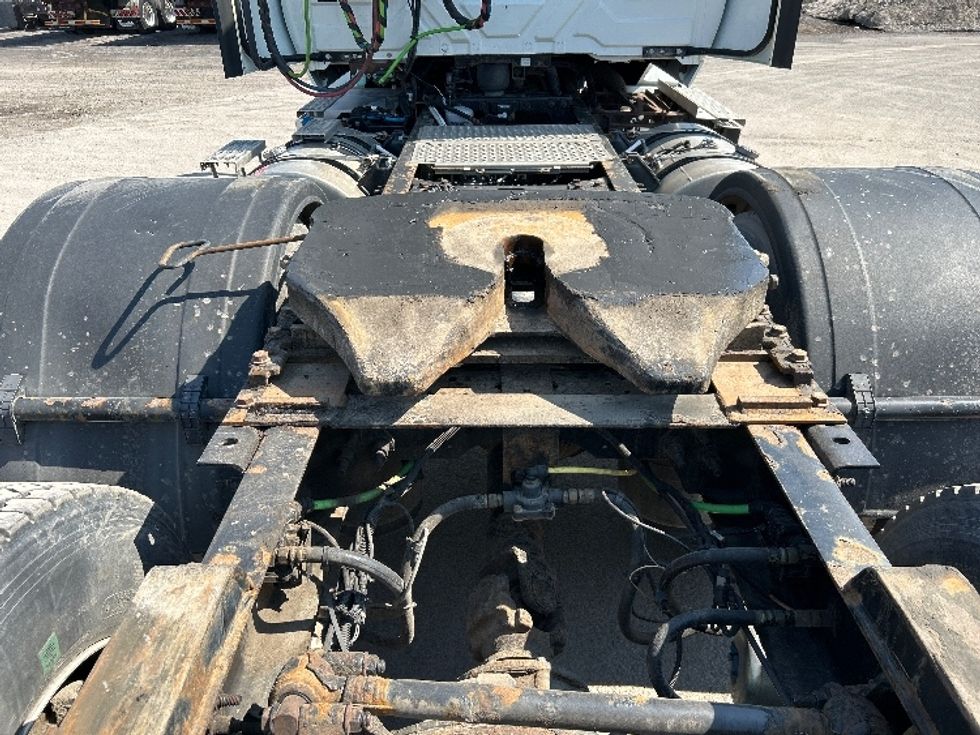 Day Cab Tractor-Heavy Duty Tractors-International-2021-LT625-Montreal-PQ-422,536\n\t\tkm-$ 64,750 - Image 6