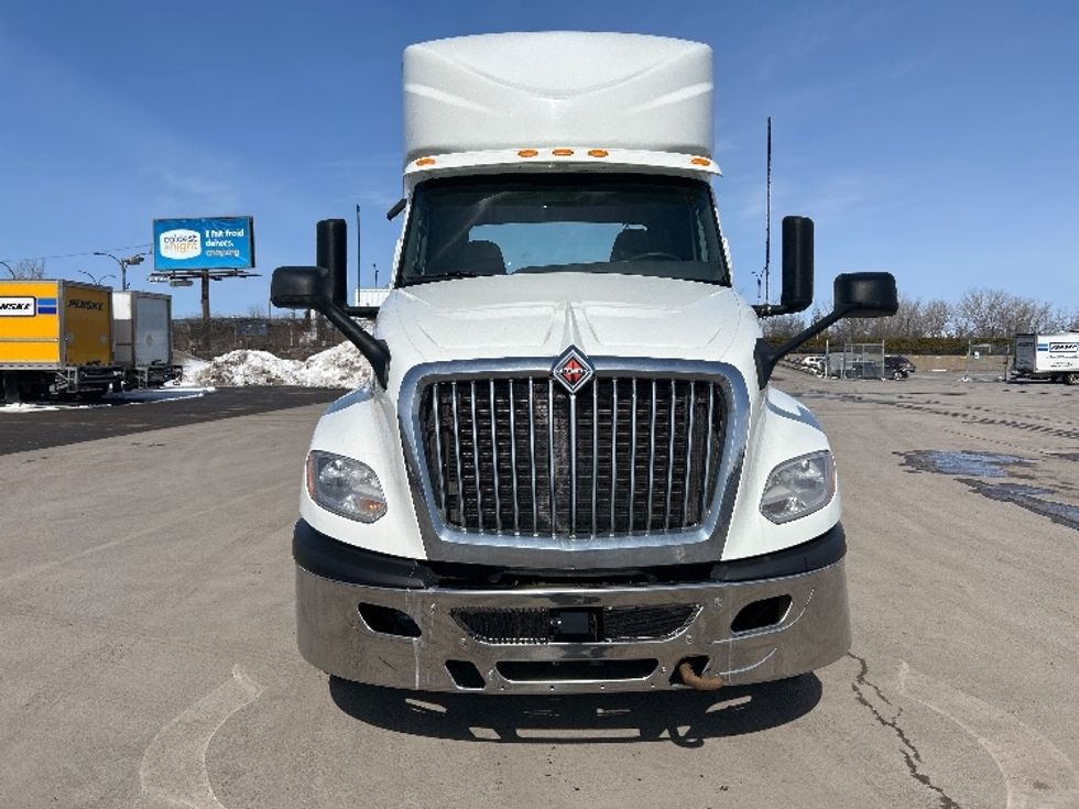 Day Cab Tractor-Heavy Duty Tractors-International-2021-LT625-Montreal-PQ-454,233\n\t\tkm-$ 63,250 - Image 2