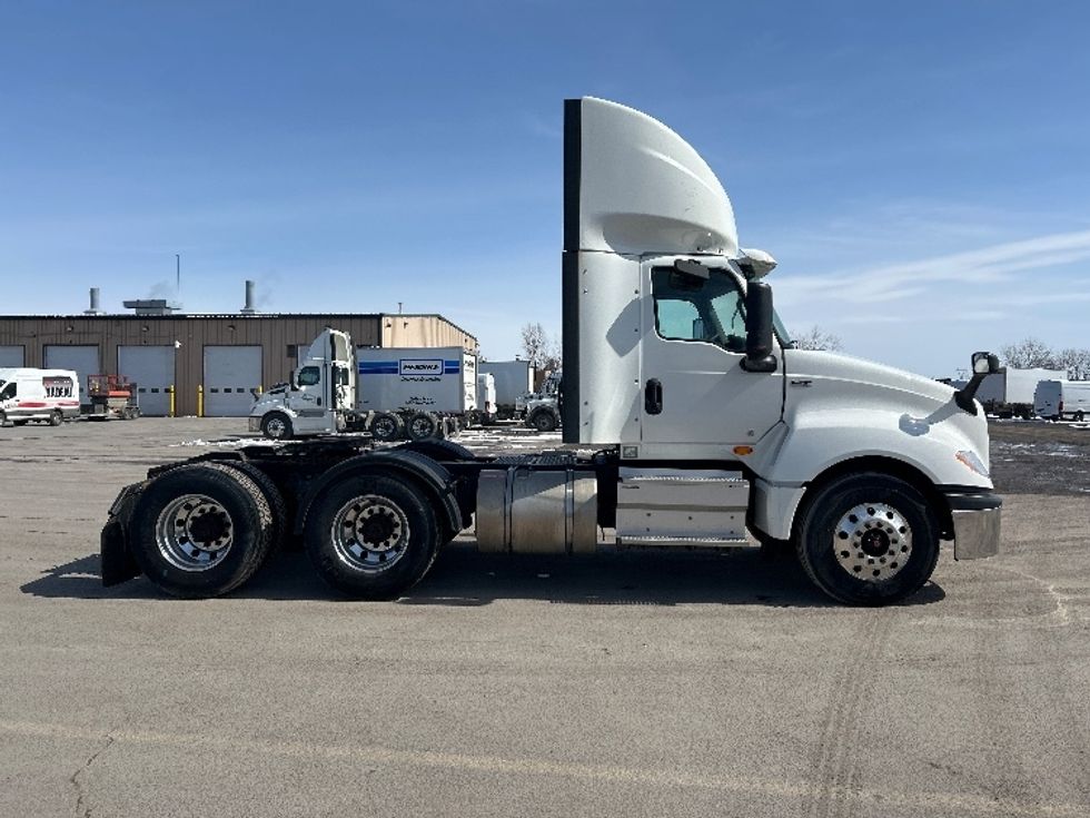 Day Cab Tractor-Heavy Duty Tractors-International-2021-LT625-Montreal-PQ-454,233\n\t\tkm-$ 63,250 - Image 8