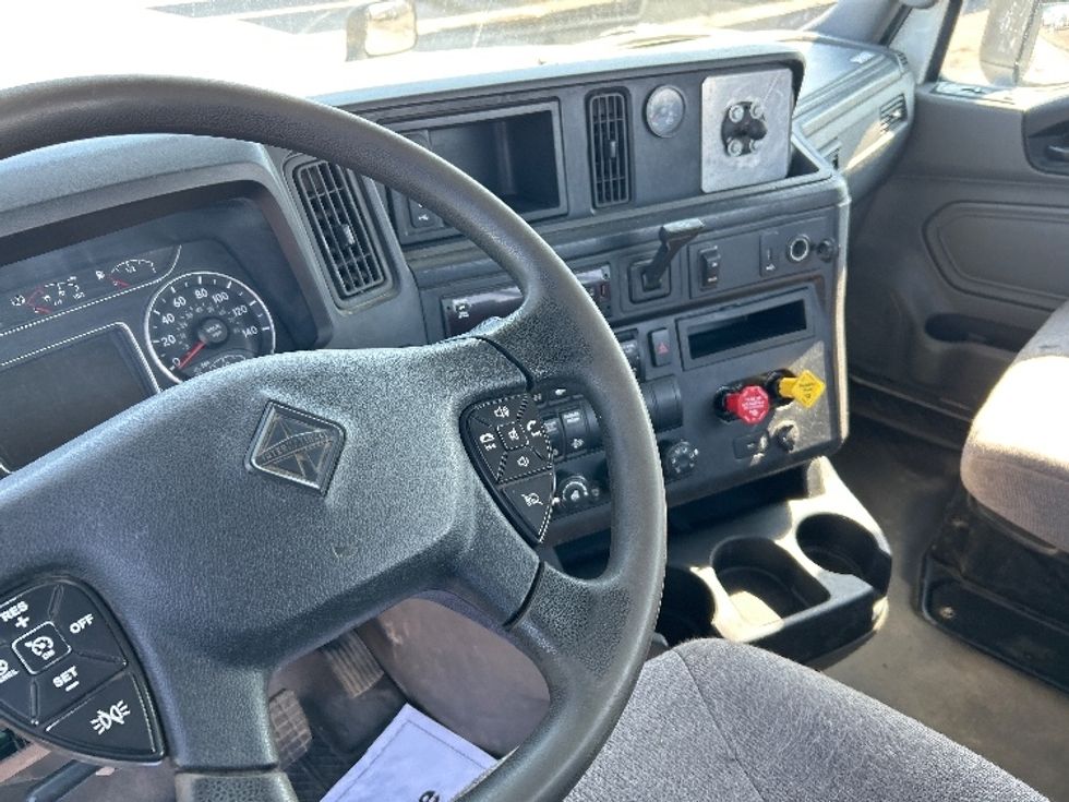 Day Cab Tractor-Heavy Duty Tractors-International-2021-LT625-Montreal-PQ-482,361\n\t\tkm-$ 62,000 - Image 10