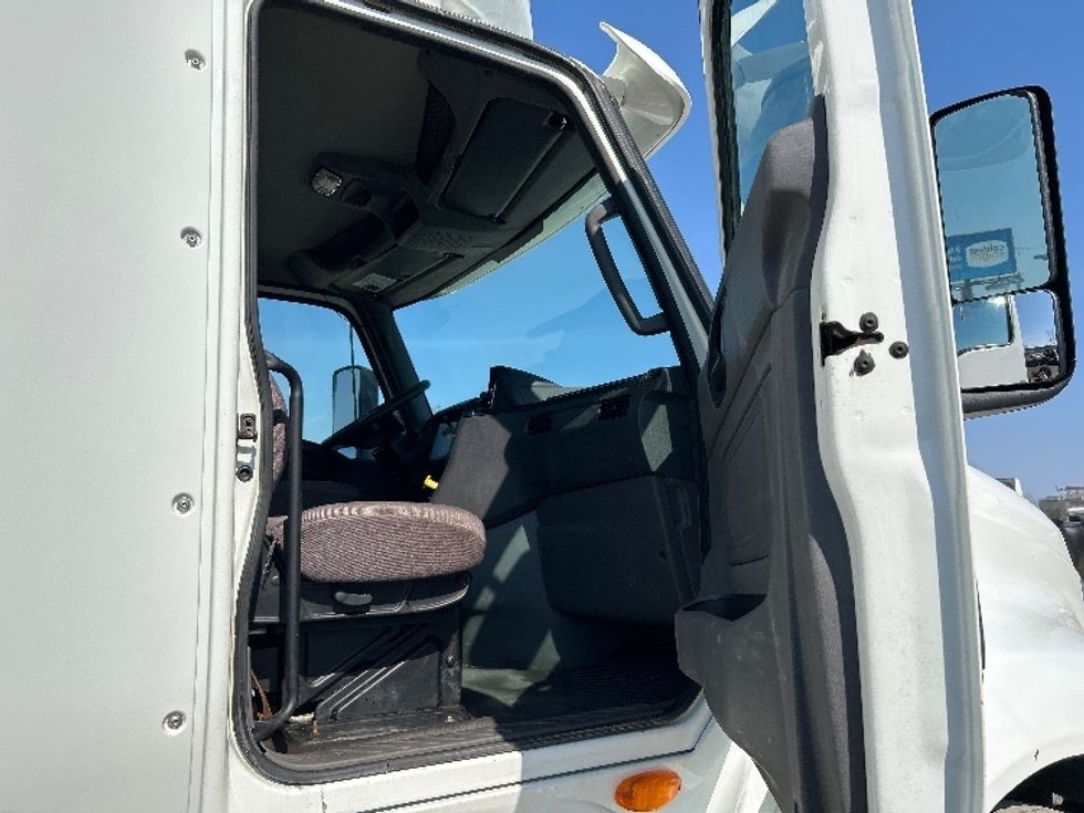 Day Cab Tractor-Heavy Duty Tractors-International-2021-LT625-Montreal-PQ-482,361\n\t\tkm-$ 62,000 - Image 12