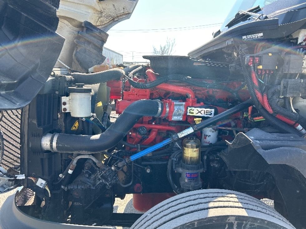 Day Cab Tractor-Heavy Duty Tractors-International-2021-LT625-Montreal-PQ-482,361\n\t\tkm-$ 62,000 - Image 16