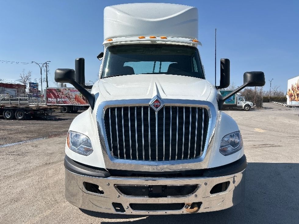 Day Cab Tractor-Heavy Duty Tractors-International-2021-LT625-Montreal-PQ-482,361\n\t\tkm-$ 62,000 - Image 2