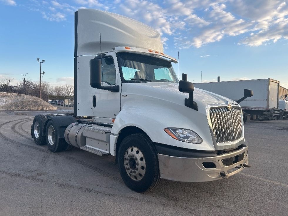 Day Cab Tractor-Heavy Duty Tractors-International-2021-LT625-Montreal-PQ-508,716\n\t\tkm-$ 59,750 - Image 1