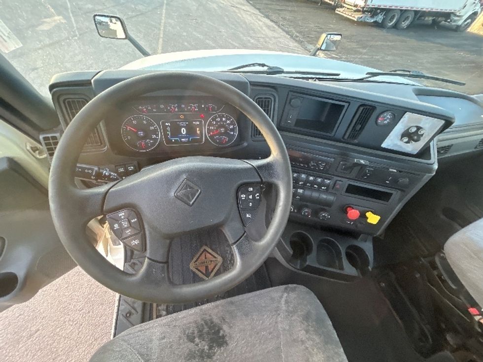 Day Cab Tractor-Heavy Duty Tractors-International-2021-LT625-Montreal-PQ-508,716\n\t\tkm-$ 59,750 - Image 11