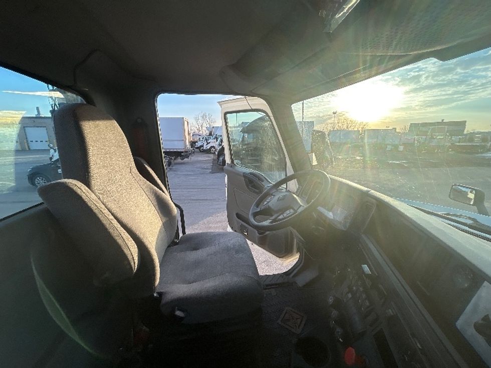 Day Cab Tractor-Heavy Duty Tractors-International-2021-LT625-Montreal-PQ-508,716\n\t\tkm-$ 59,750 - Image 14