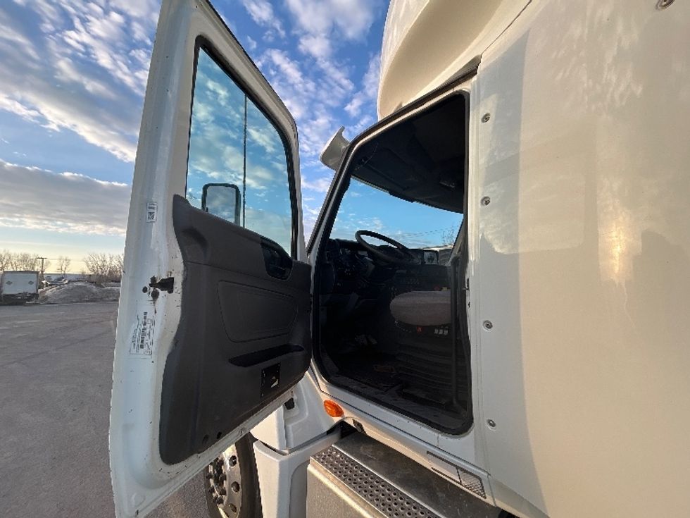 Day Cab Tractor-Heavy Duty Tractors-International-2021-LT625-Montreal-PQ-508,716\n\t\tkm-$ 59,750 - Image 9