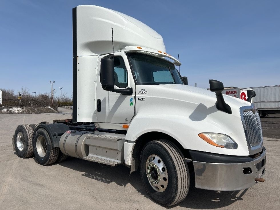 Day Cab Tractor-Heavy Duty Tractors-International-2021-LT625-Montreal-PQ-513,788\n\t\tkm-$ 60,750 - Image 1