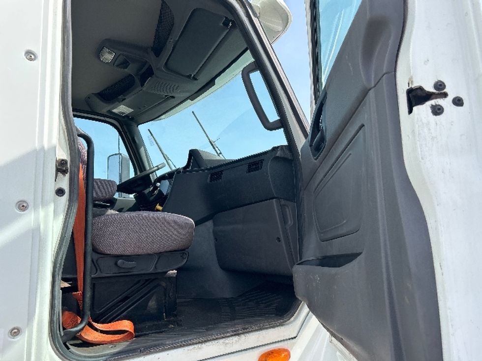 Day Cab Tractor-Heavy Duty Tractors-International-2021-LT625-Montreal-PQ-513,788\n\t\tkm-$ 60,750 - Image 12