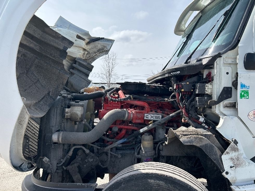 Day Cab Tractor-Heavy Duty Tractors-International-2021-LT625-Montreal-PQ-513,788\n\t\tkm-$ 60,750 - Image 16