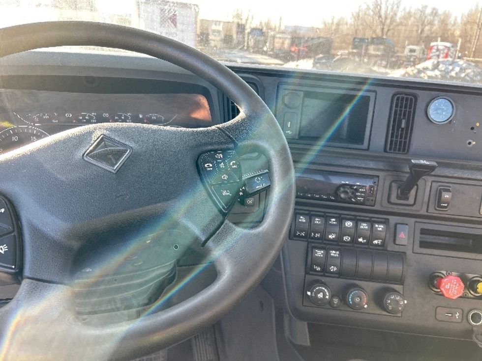 Day Cab Tractor-Heavy Duty Tractors-International-2021-LT625-Montreal-PQ-516,706\n\t\tkm-$ 60,500 - Image 11