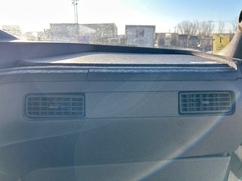 Day Cab Tractor-Heavy Duty Tractors-International-2021-LT625-Montreal-PQ-516,706\n\t\tkm-$ 60,500 - Image 13