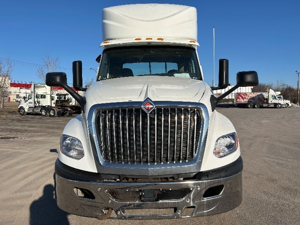 Day Cab Tractor-Heavy Duty Tractors-International-2021-LT625-Montreal-PQ-516,706\n\t\tkm-$ 60,500 - Image 2
