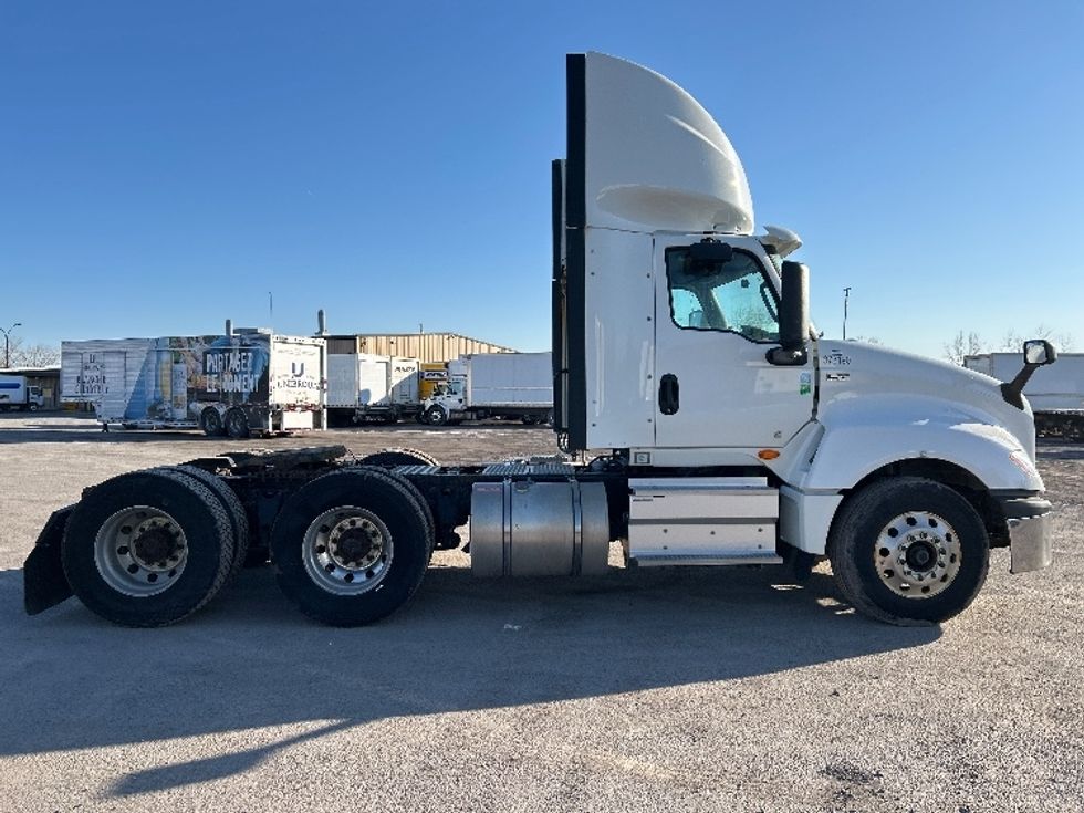 Day Cab Tractor-Heavy Duty Tractors-International-2021-LT625-Montreal-PQ-516,706\n\t\tkm-$ 60,500 - Image 8