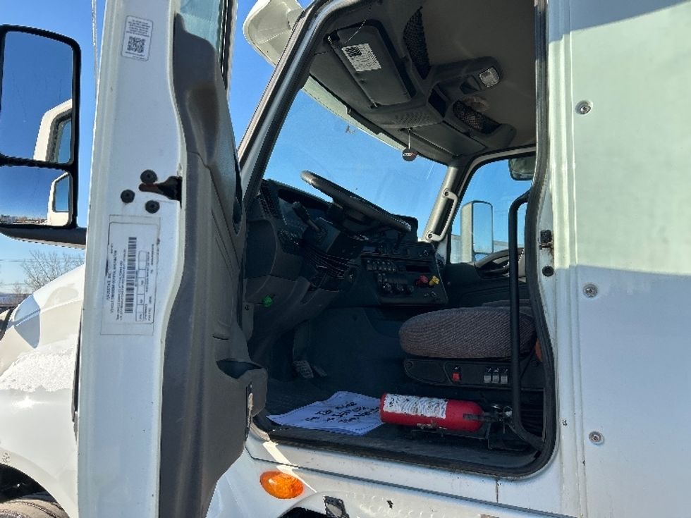 Day Cab Tractor-Heavy Duty Tractors-International-2021-LT625-Montreal-PQ-516,706\n\t\tkm-$ 60,500 - Image 9