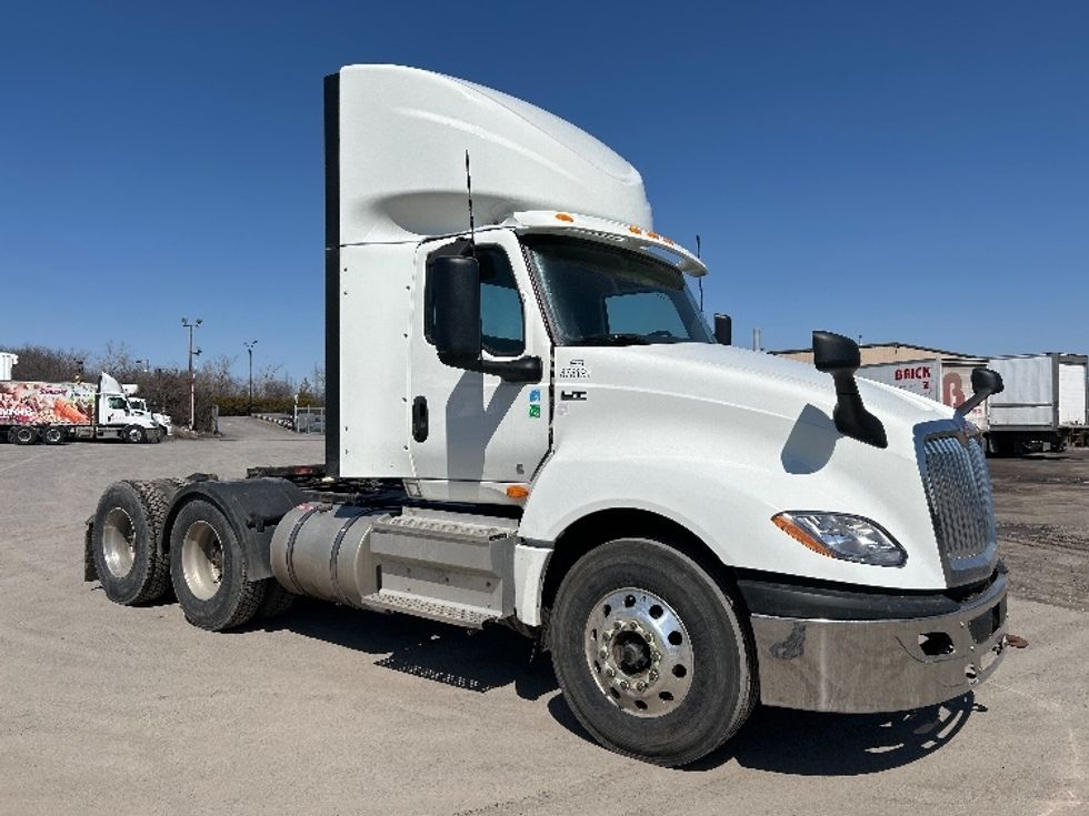 Day Cab Tractor-Heavy Duty Tractors-International-2021-LT625-Montreal-PQ-537,892\n\t\tkm-$ 59,750 - Image 1