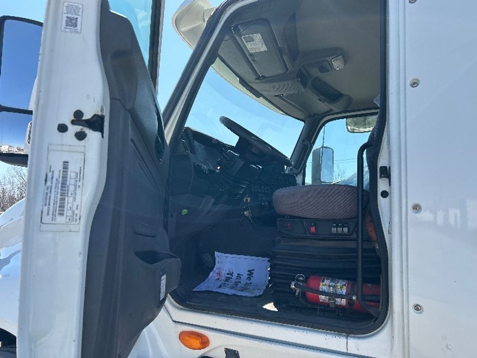 Day Cab Tractor-Heavy Duty Tractors-International-2021-LT625-Montreal-PQ-537,892\n\t\tkm-$ 59,750 - Image 9