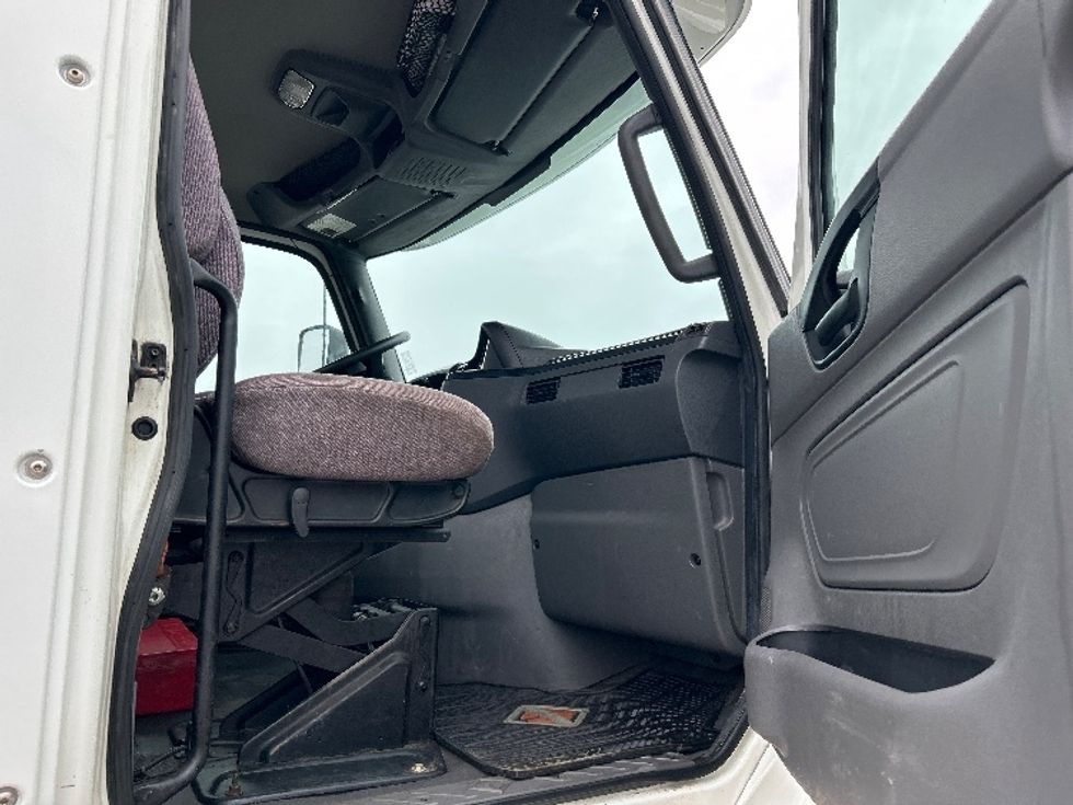 Day Cab Tractor-Heavy Duty Tractors-International-2021-LT625-Montreal-PQ-541,894\n\t\tkm-$ 59,500 - Image 12