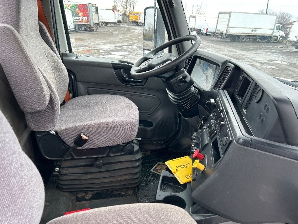 Day Cab Tractor-Heavy Duty Tractors-International-2021-LT625-Montreal-PQ-541,894\n\t\tkm-$ 59,500 - Image 14