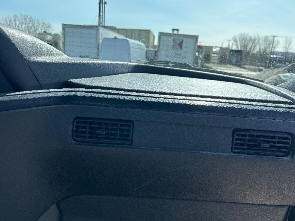 Day Cab Tractor-Heavy Duty Tractors-International-2021-LT625-Montreal-PQ-563,552\n\t\tkm-$ 58,500 - Image 13