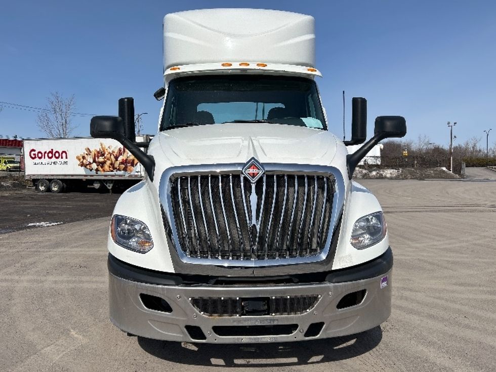 Day Cab Tractor-Heavy Duty Tractors-International-2021-LT625-Montreal-PQ-563,552\n\t\tkm-$ 58,500 - Image 2