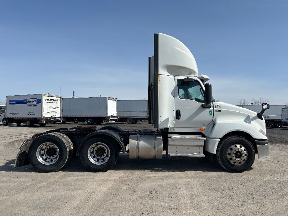 Day Cab Tractor-Heavy Duty Tractors-International-2021-LT625-Montreal-PQ-563,552\n\t\tkm-$ 58,500 - Image 8