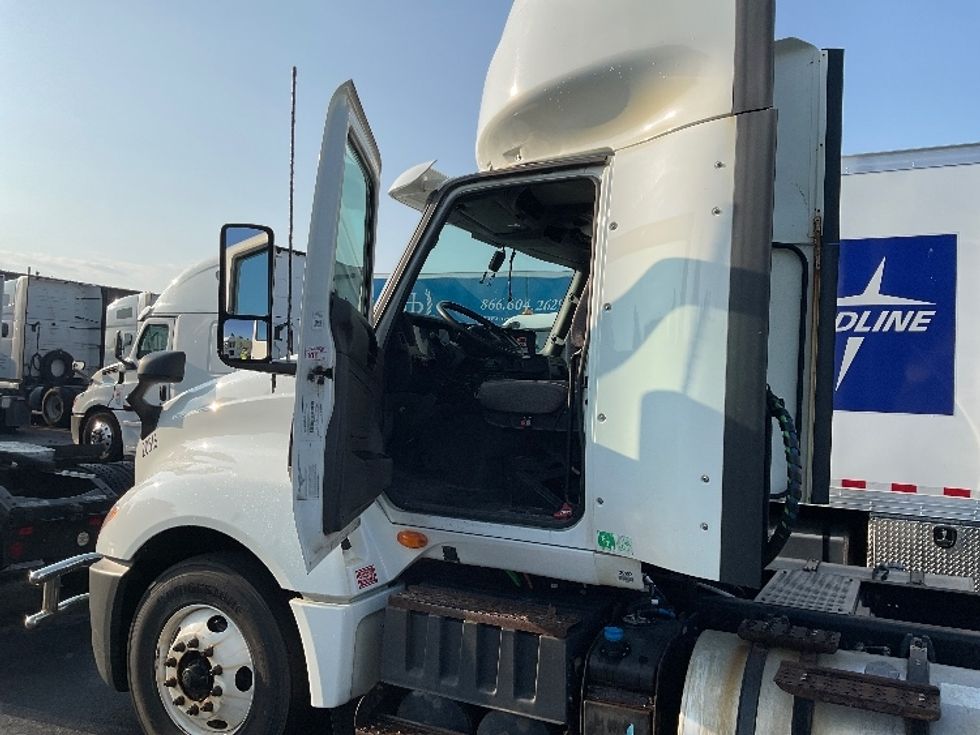 Day Cab Tractor-Heavy Duty Tractors-International-2021-LT625-Rochester-NY-489,718\n\t\tmiles-$ 46,000 - Image 8