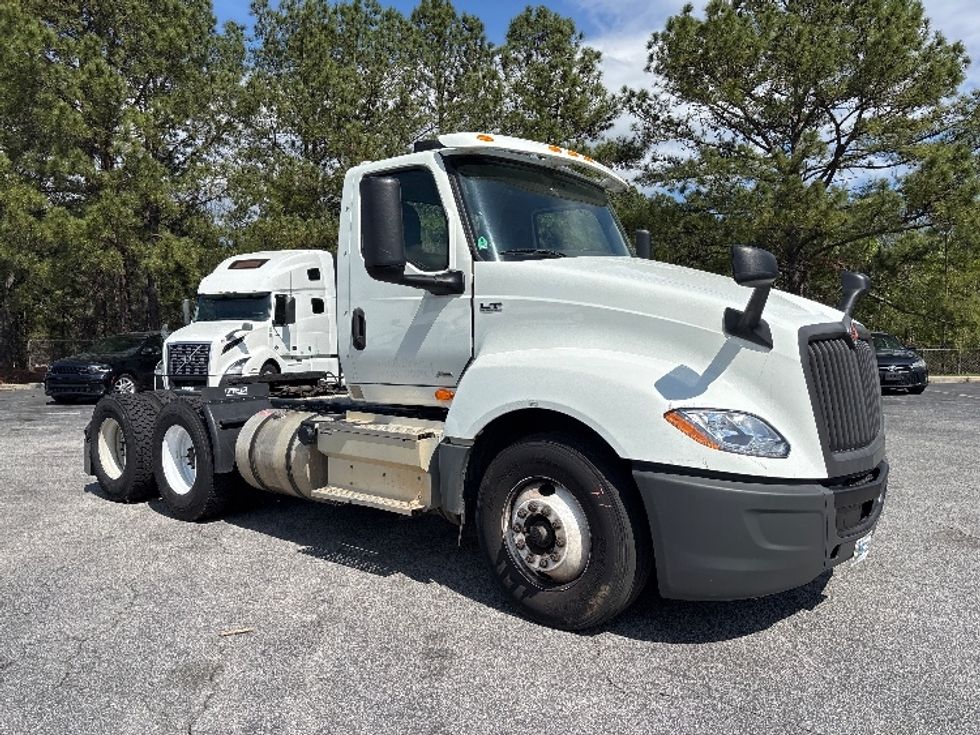 Day Cab Tractor-Heavy Duty Tractors-International-2021-LT625-West Columbia-SC-194,870\n\t\tmiles-$ 42,250 - Image 1