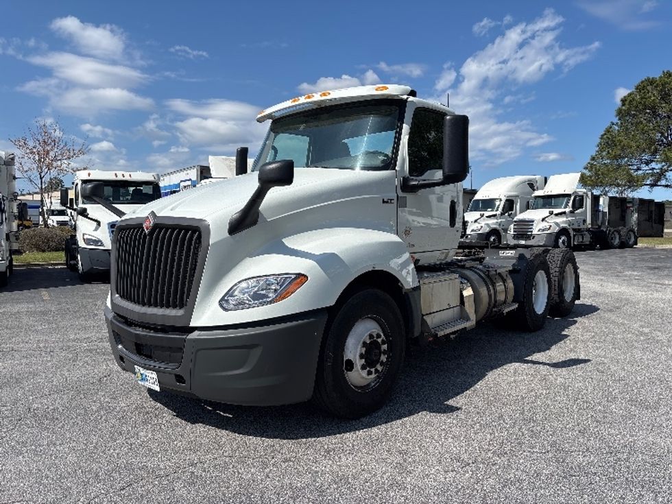 Day Cab Tractor-Heavy Duty Tractors-International-2021-LT625-West Columbia-SC-194,870\n\t\tmiles-$ 42,250 - Image 3
