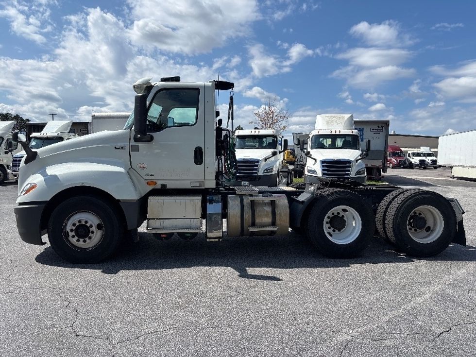 Day Cab Tractor-Heavy Duty Tractors-International-2021-LT625-West Columbia-SC-194,870\n\t\tmiles-$ 42,250 - Image 4