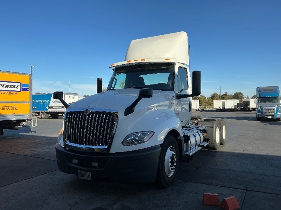 Day Cab Tractor-Heavy Duty Tractors-International-2021-LT625-West Sacramento-CA-347,976\n\t\tmiles-$ 55,250 - Image 1