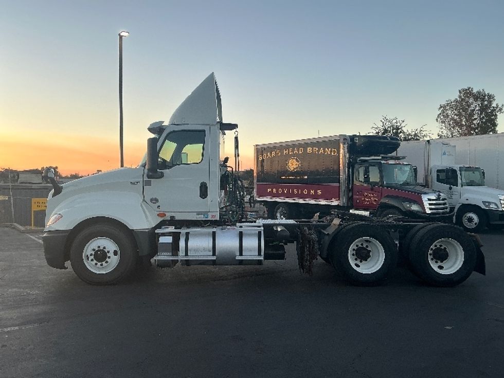 Day Cab Tractor-Heavy Duty Tractors-International-2021-LT625-West Sacramento-CA-358,892\n\t\tmiles-$ 54,250 - Image 4