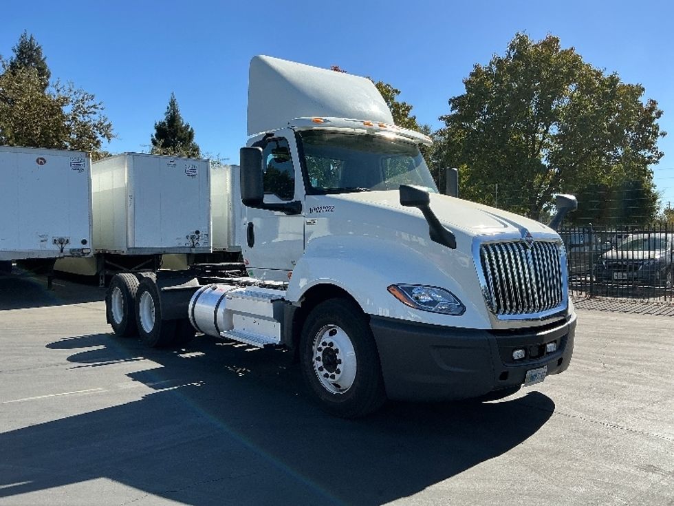 Day Cab Tractor-Heavy Duty Tractors-International-2021-LT625-West Sacramento-CA-362,180\n\t\tmiles-$ 54,500 - Image 1