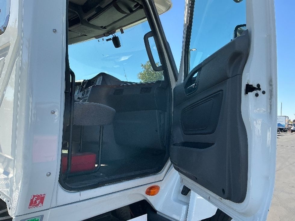 Day Cab Tractor-Heavy Duty Tractors-International-2021-LT625-West Sacramento-CA-362,180\n\t\tmiles-$ 54,500 - Image 12