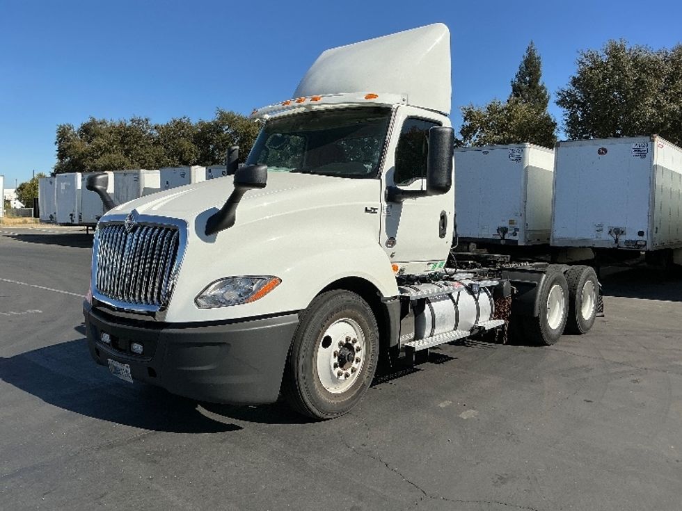 Day Cab Tractor-Heavy Duty Tractors-International-2021-LT625-West Sacramento-CA-362,180\n\t\tmiles-$ 54,500 - Image 3