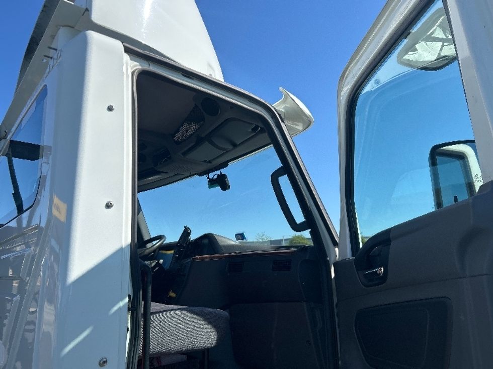 Day Cab Tractor-Heavy Duty Tractors-International-2021-LT625-Windsor-WI-291,804\n\t\tmiles-$ 45,750 - Image 12