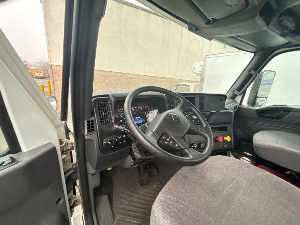Day Cab Tractor-Heavy Duty Tractors-International-2021-RH613-Brooklyn Park-MN-34,220\n\t\tmiles-$ 32,500 - Image 10